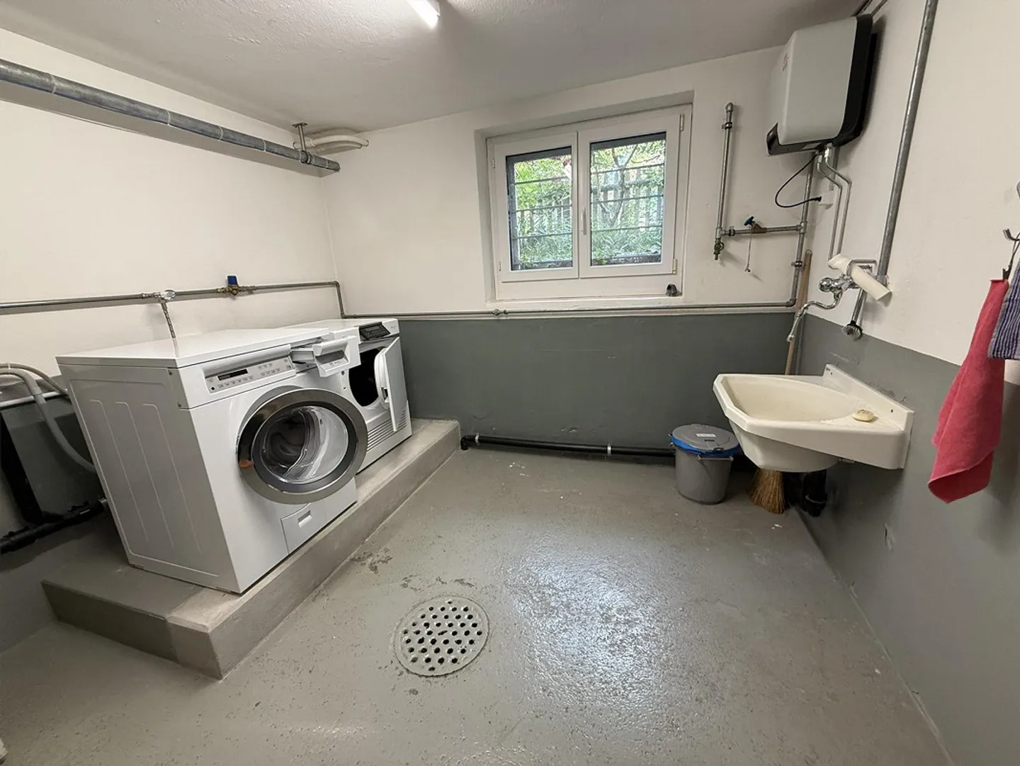 Beautiful 3.5-room apartment (90m2) with balcony in Elfenau - Photo 17 of 19