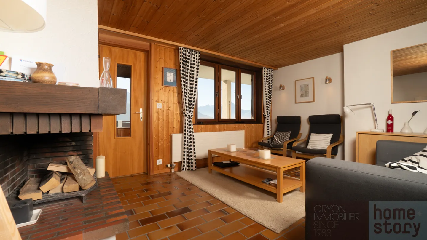 3.5-room apartment with panoramic view, terrace and access to slopes - Photo 3 of 12