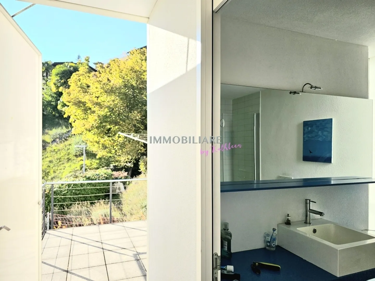 Maison moderne dans un emplacement ensoleillé et calme, avec cheminée et petit jardin - Photo 12 sur 13