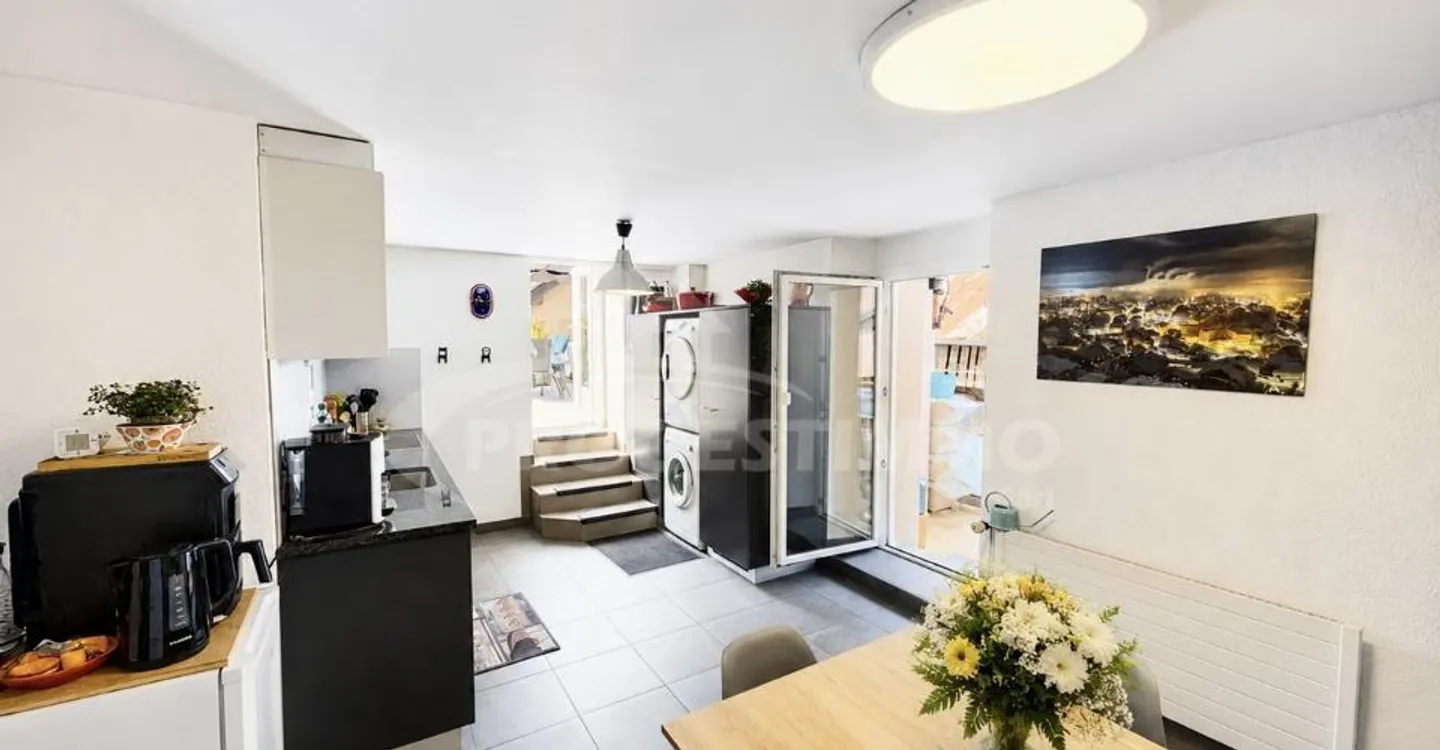 Charming Apartment with Spacious Panoramic Terrace - Photo 4 of 10