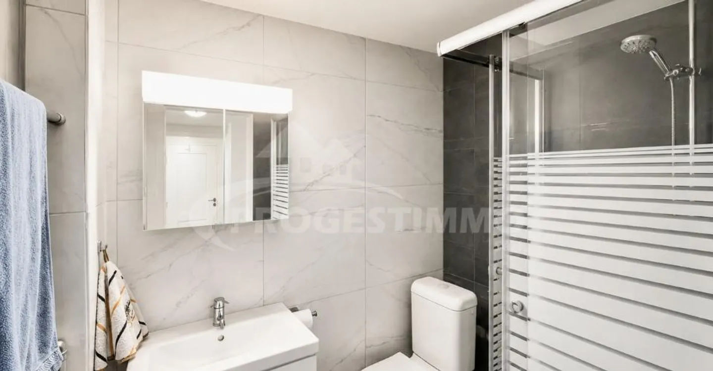 Charming Apartment with Spacious Panoramic Terrace - Photo 7 of 10