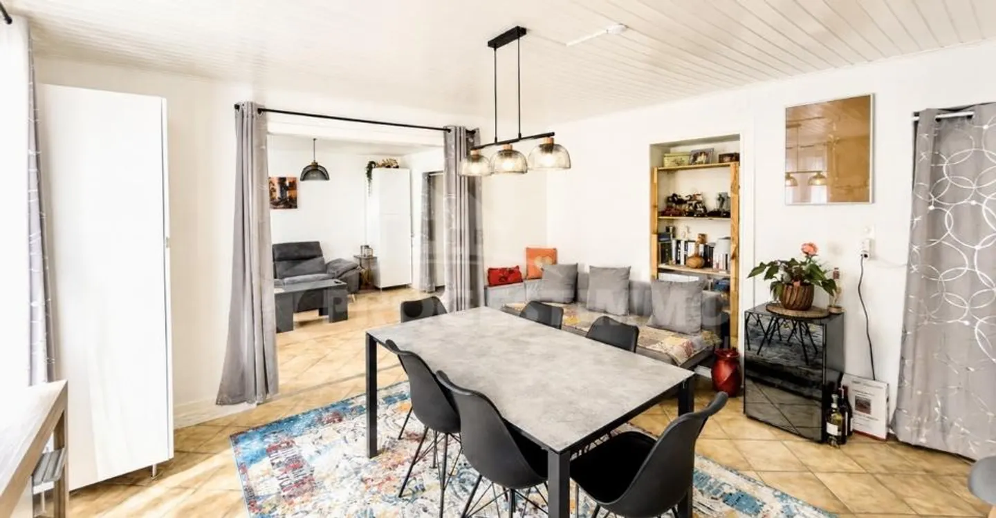Charming Apartment with Spacious Panoramic Terrace - Photo 2 of 10