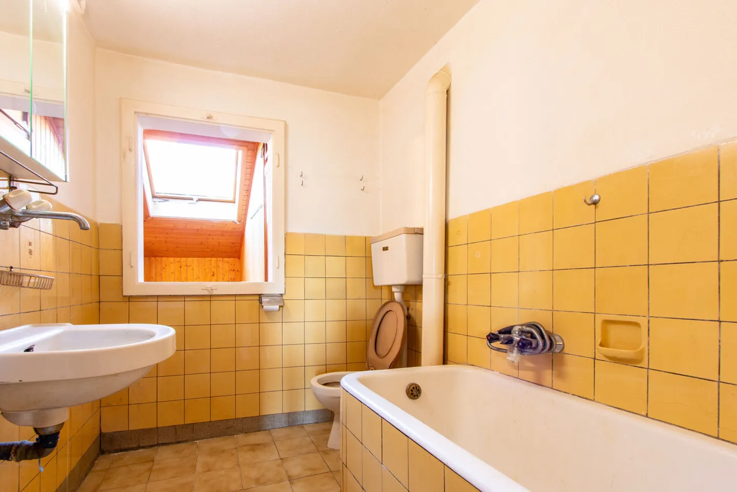 Appartement duplex 4.5 pièces avec cave à vin
La tradition rencontre le potentiel - Photo 7 sur 15