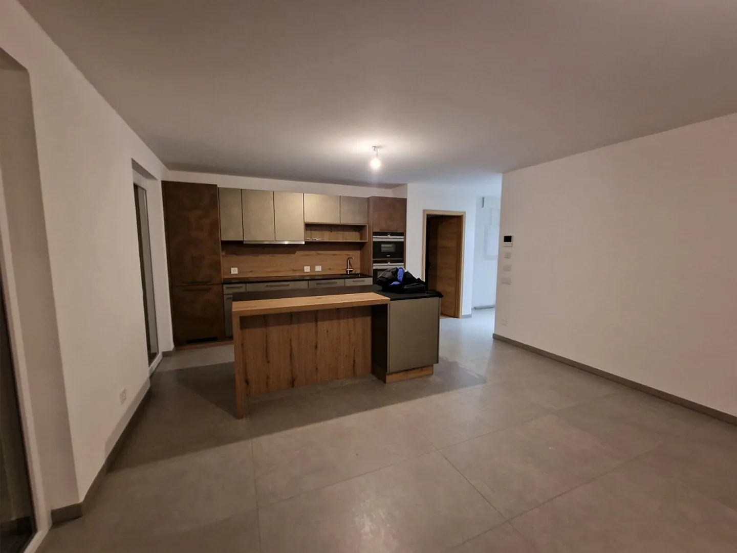 Nouvel appartement moderne et beau de 4 1/2 pièces, plan d'étage 4545-7 - Photo 4 sur 11
