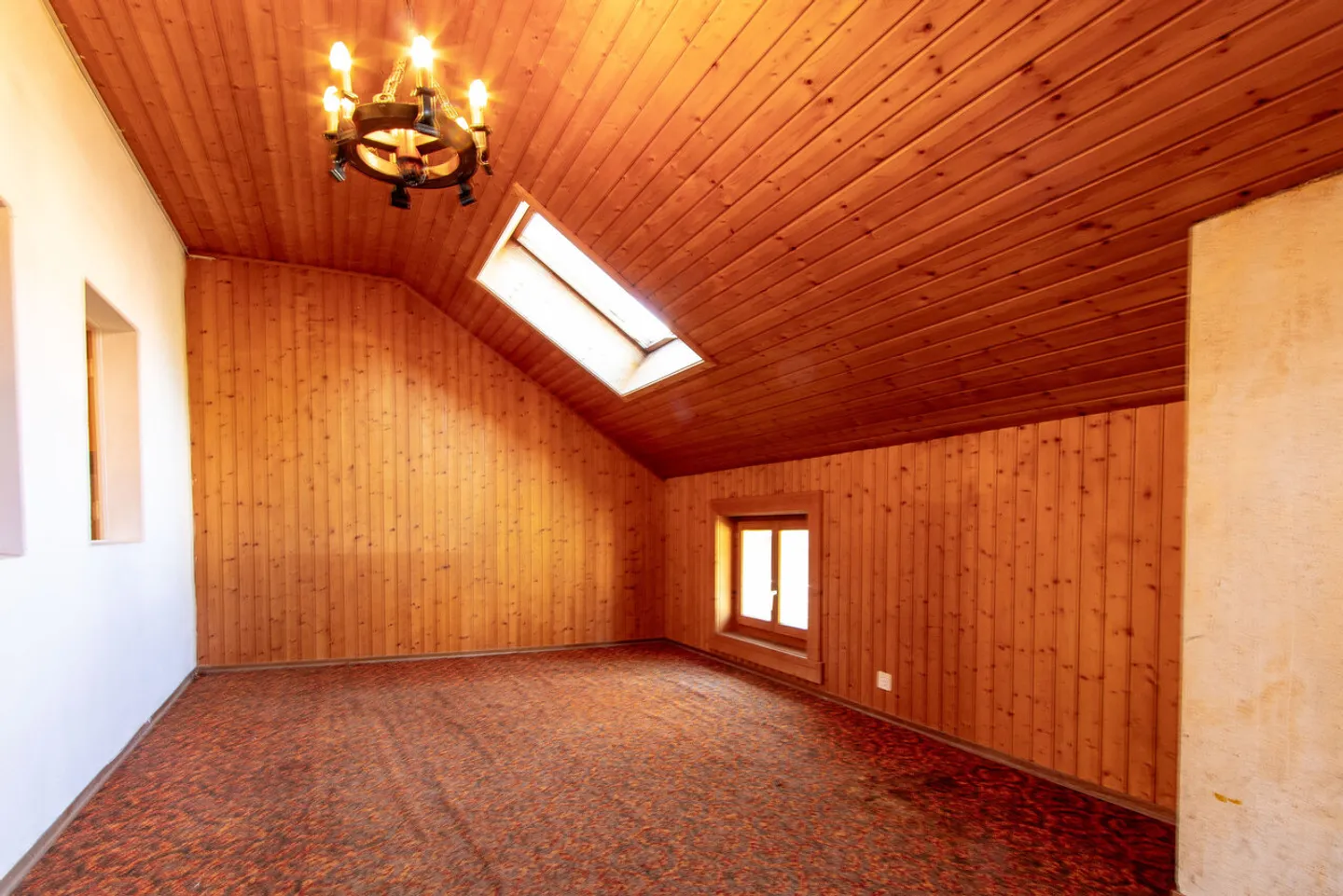 Appartement duplex 4.5 pièces avec cave à vin
La tradition rencontre le potentiel - Photo 4 sur 15