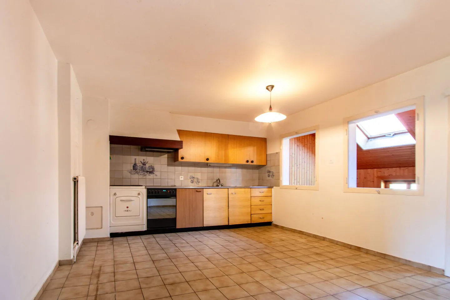 Appartement duplex 4.5 pièces avec cave à vin
La tradition rencontre le potentiel - Photo 5 sur 15