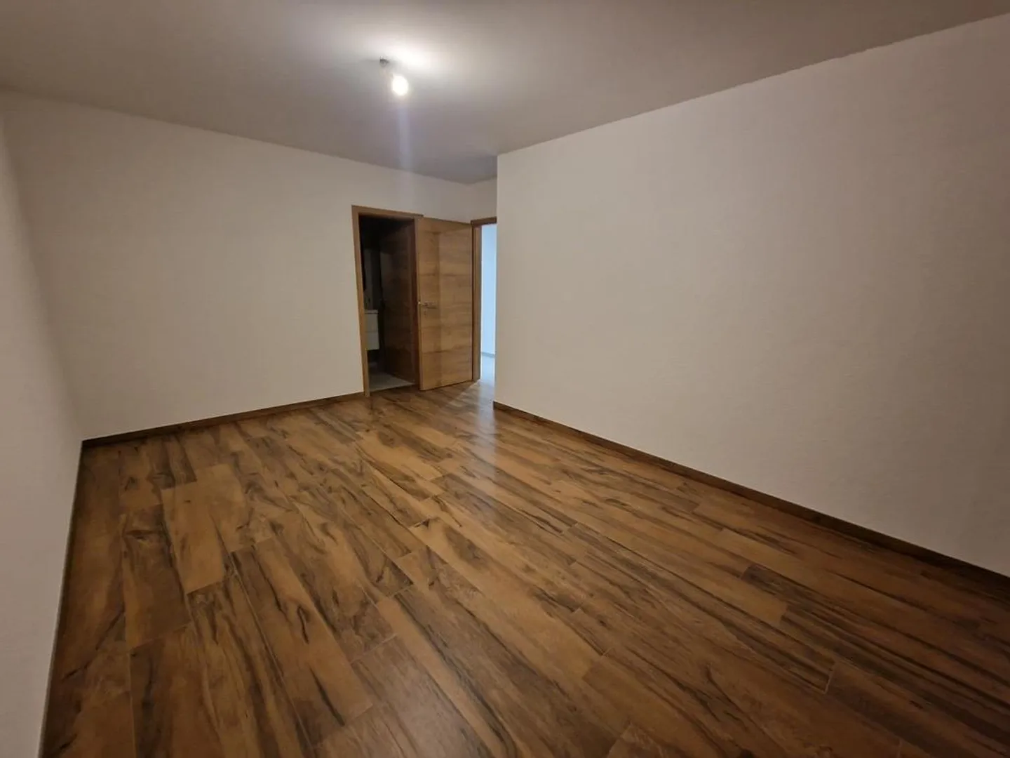 Nouvel appartement moderne et beau de 4 1/2 pièces, plan d'étage 4545-7 - Photo 5 sur 11