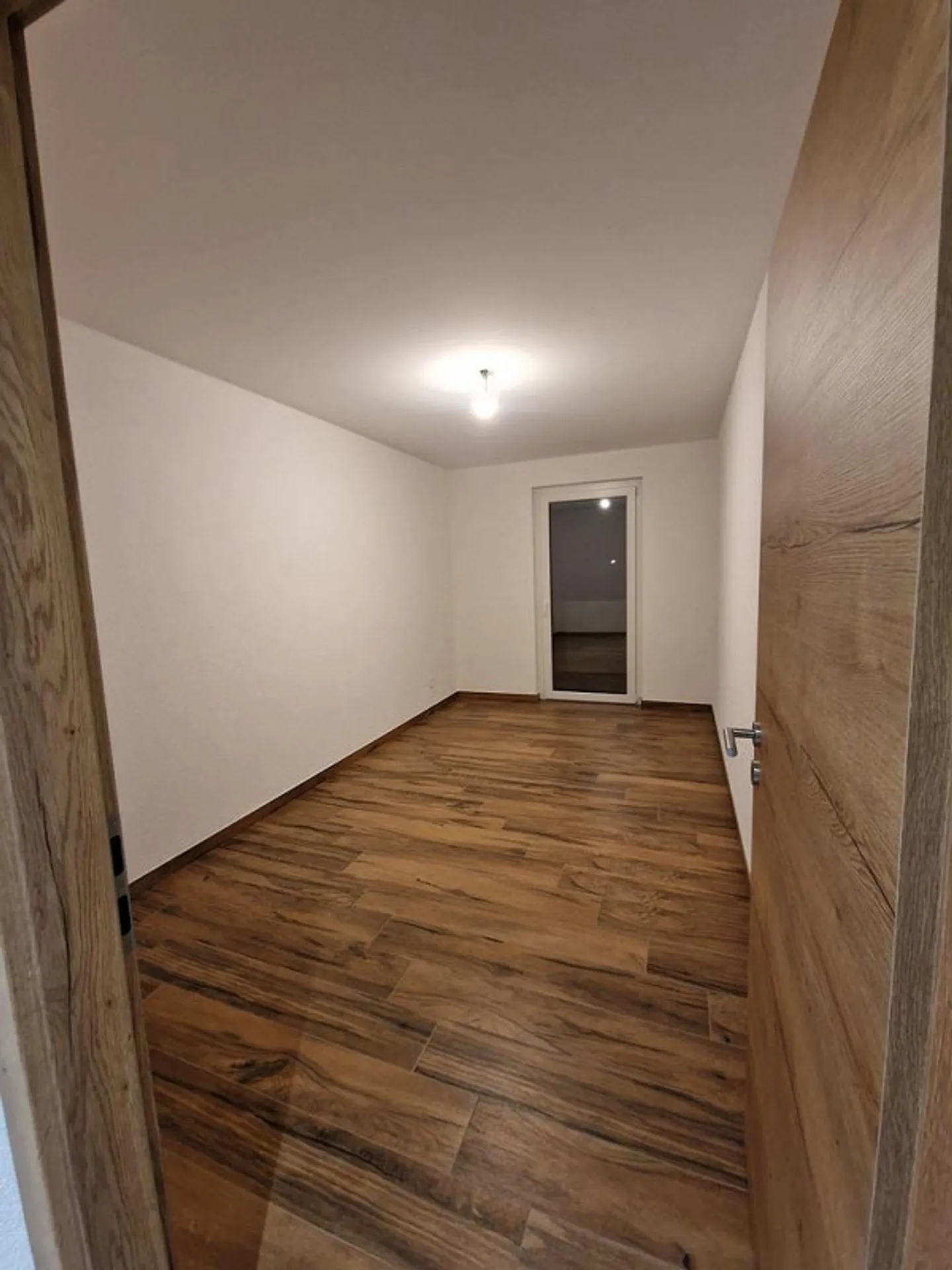 Nouvel appartement moderne et beau de 4 1/2 pièces, plan d'étage 4545-7 - Photo 7 sur 11