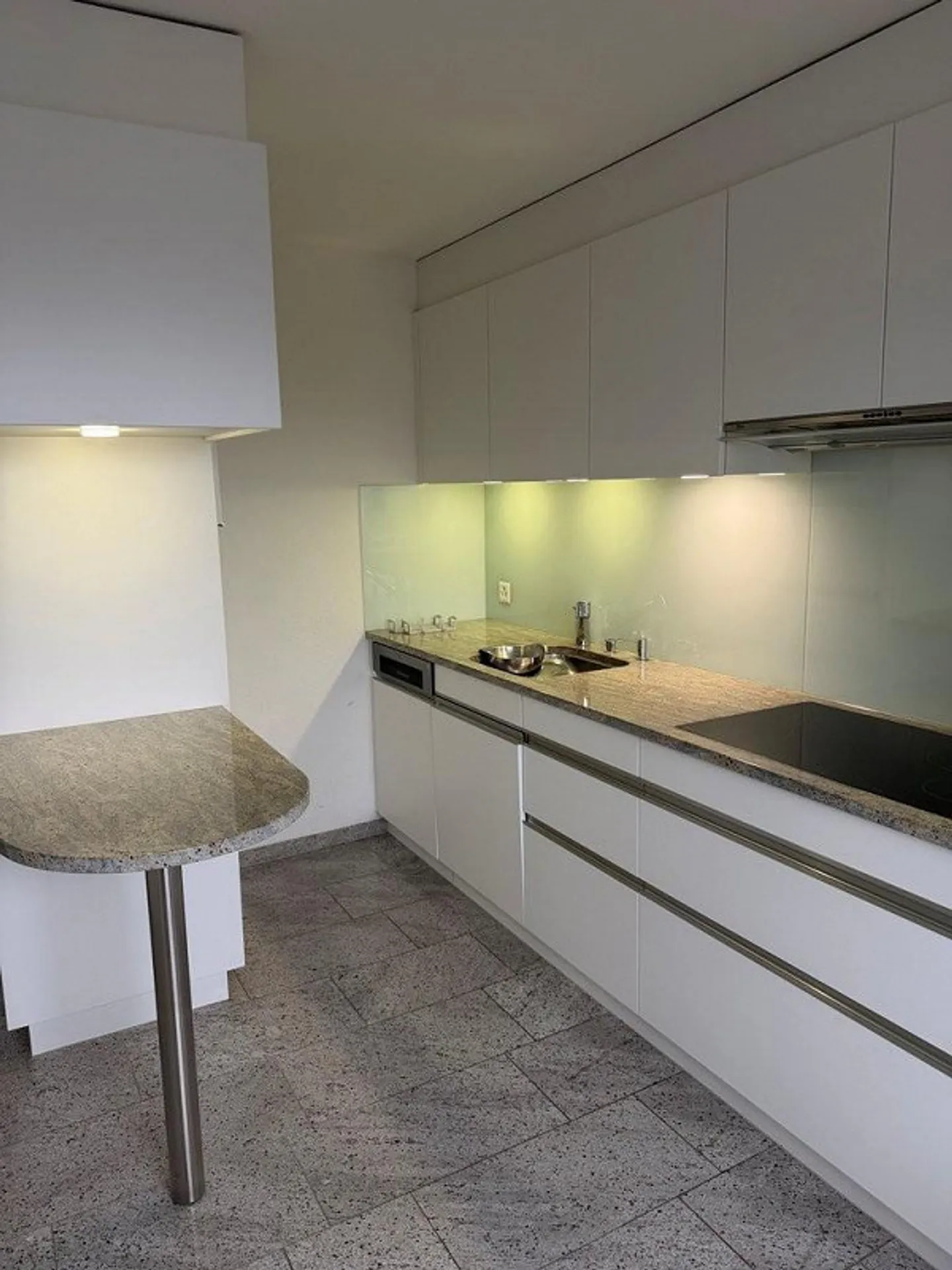 RENT WITHOUT DEPOSIT - Dreamlike view over the city and lake - Photo 4 of 9