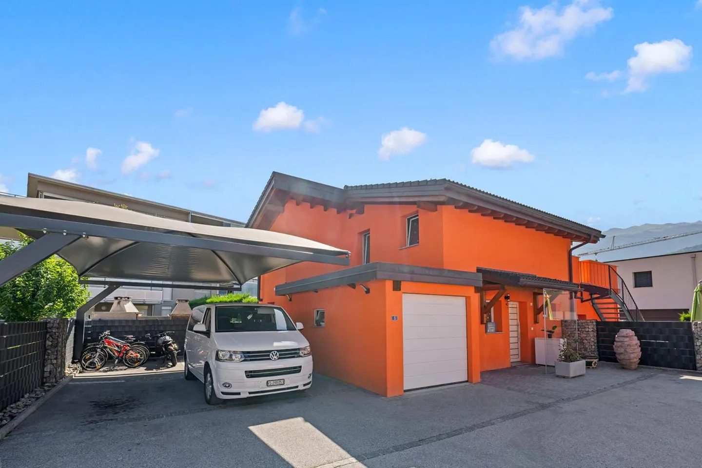 Incantevole villa di 4,5 stanze di 130 m2 a Vétroz su un lotto di 463 m2 - Foto 1 di 13