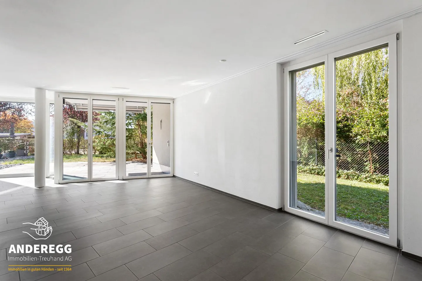 Appartamento giardino 3,5 locali con molta privacy, grande area giardino ... - Foto 2 di 13