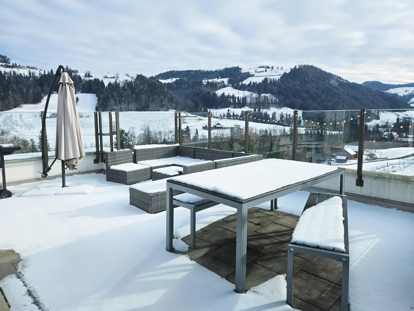 Moderne Wohnung mit grossem Balkon - Foto 3 von 8