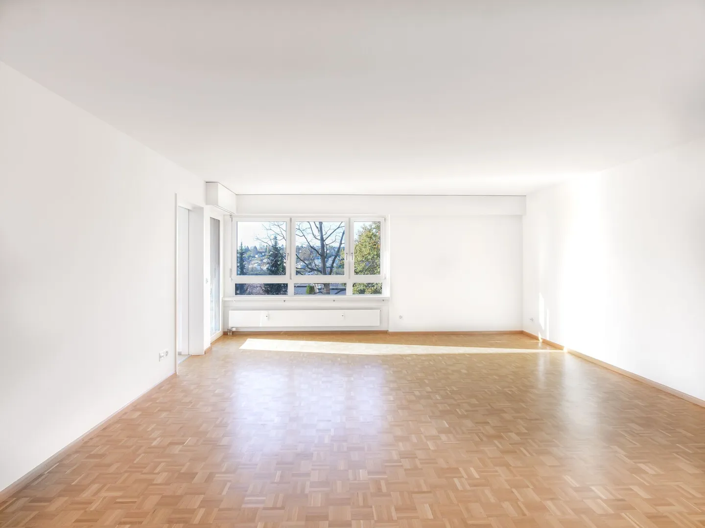 Appartamento moderno con 4 camere - Foto 2 di 5