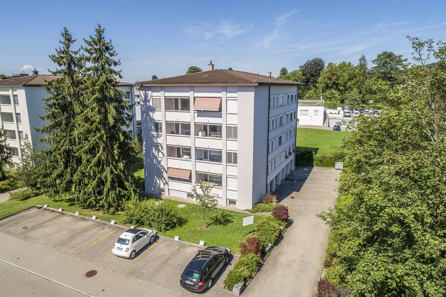 Spacious apartment in a good location - Photo 1 of 8