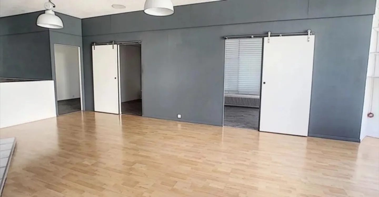 Shop for rent - Photo 3 of 11