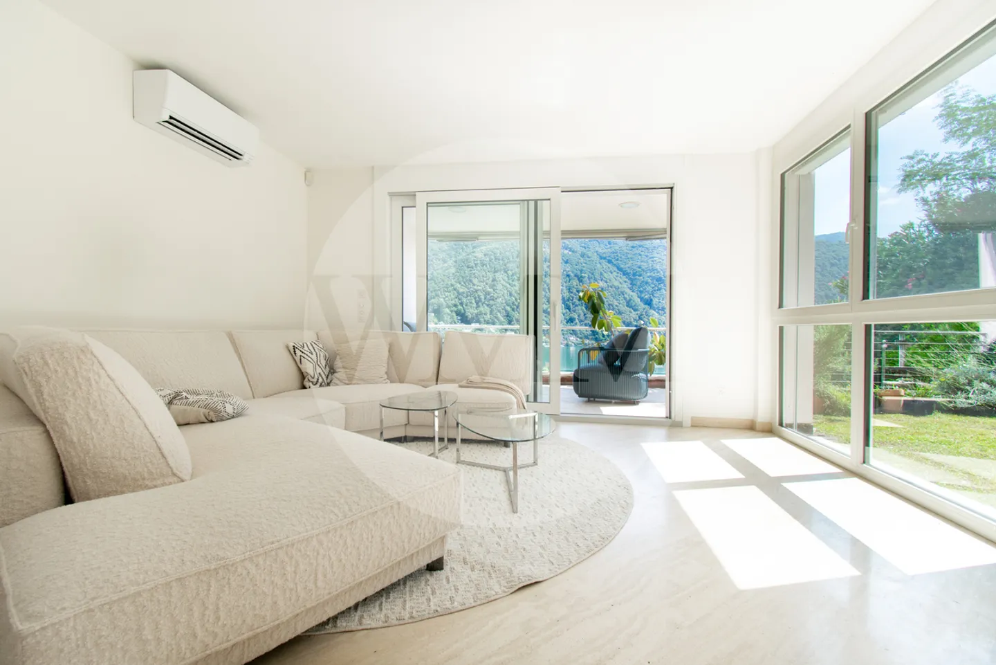 Exklusives Duplex mit spektakulärem Seeblick und Garten - Foto 3 von 19