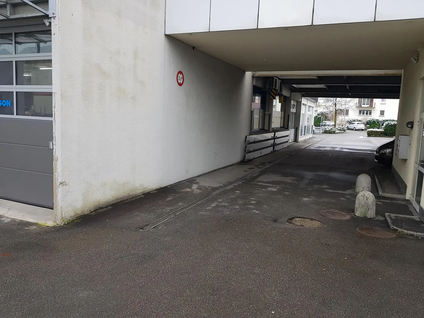 287m² Bureau, Espace de Stockage ou de Production au Rez-de-Chaussée - Photo 4 sur 4