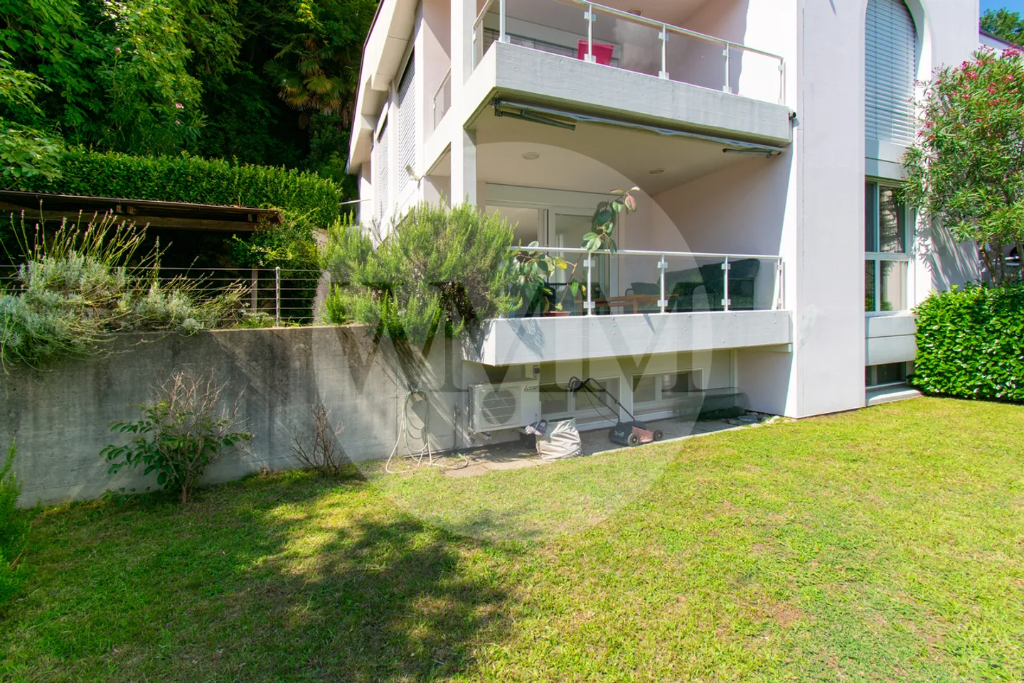 Exklusives Duplex mit spektakulärem Seeblick und Garten - Foto 17 von 19