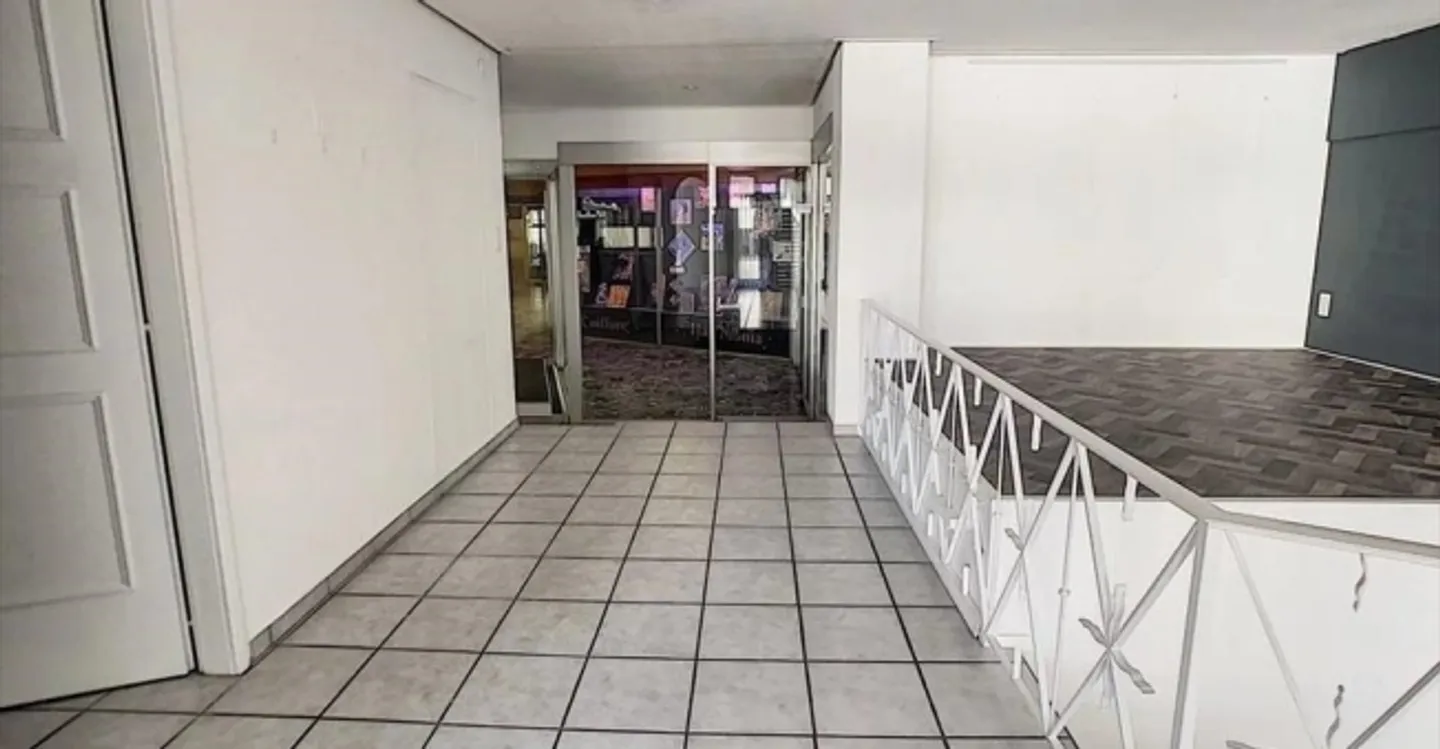 Shop for rent - Photo 9 of 11