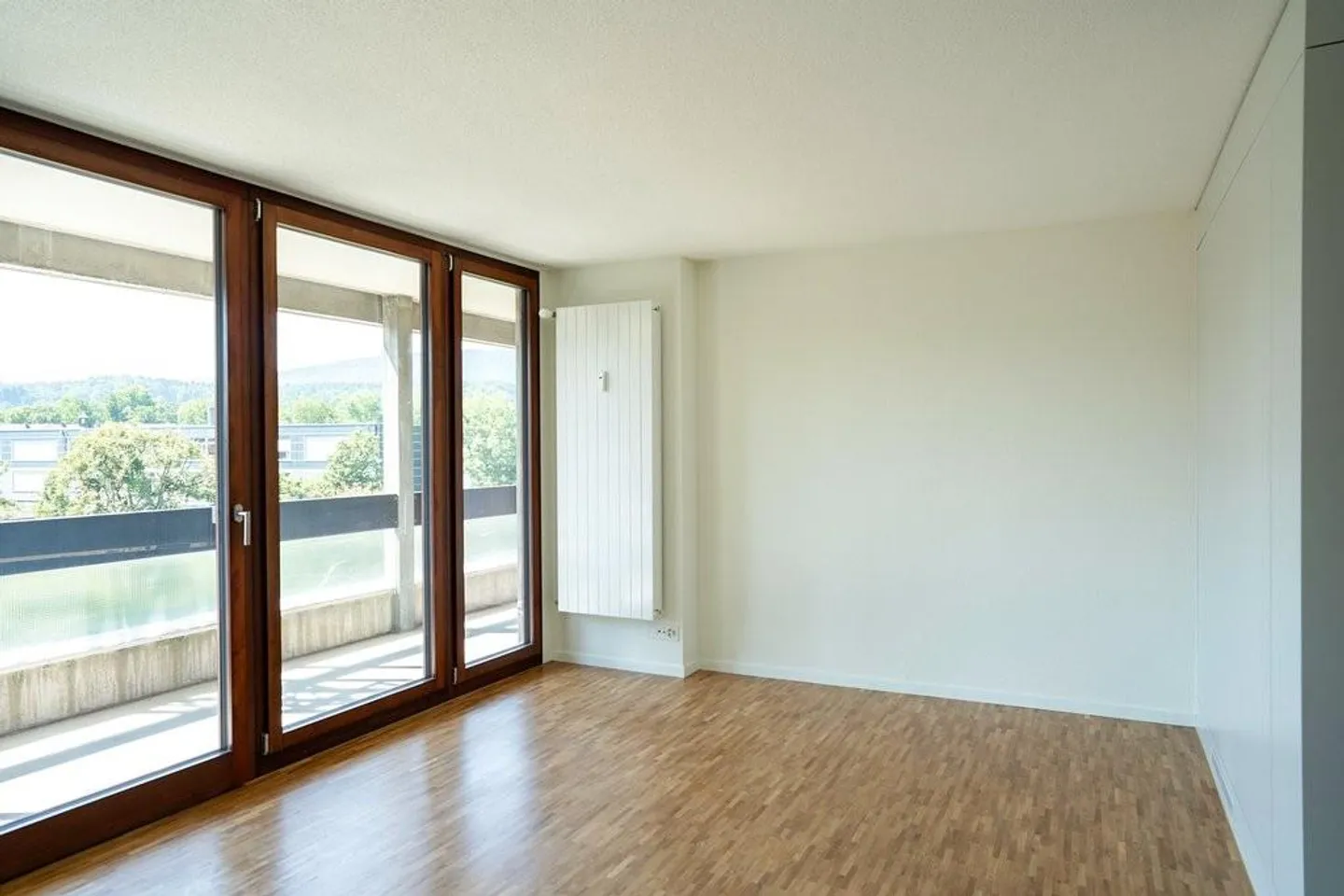 RENT WITHOUT DEPOSIT Newly renovated and centrally located apartment - Photo 4 of 6