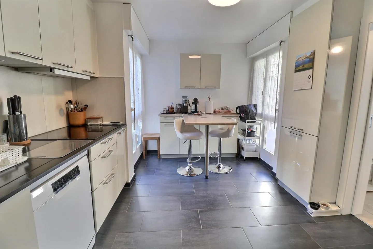 Superbe Appartement traversant en viager occupé sans rente - Photo 2 sur 12