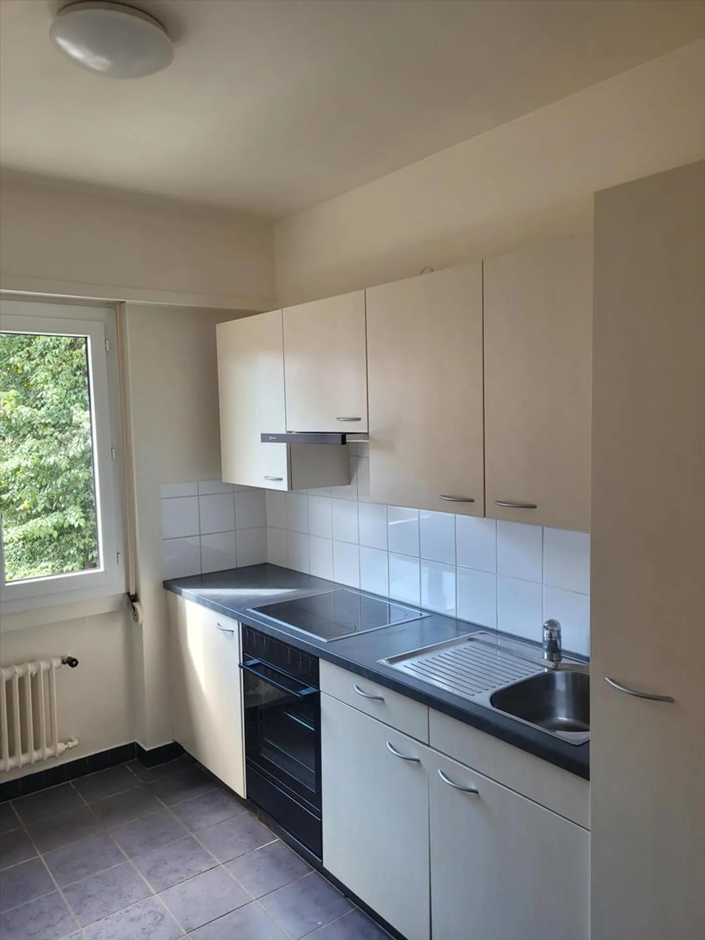 Close to the Pontaise Stadium - Photo 2 of 3