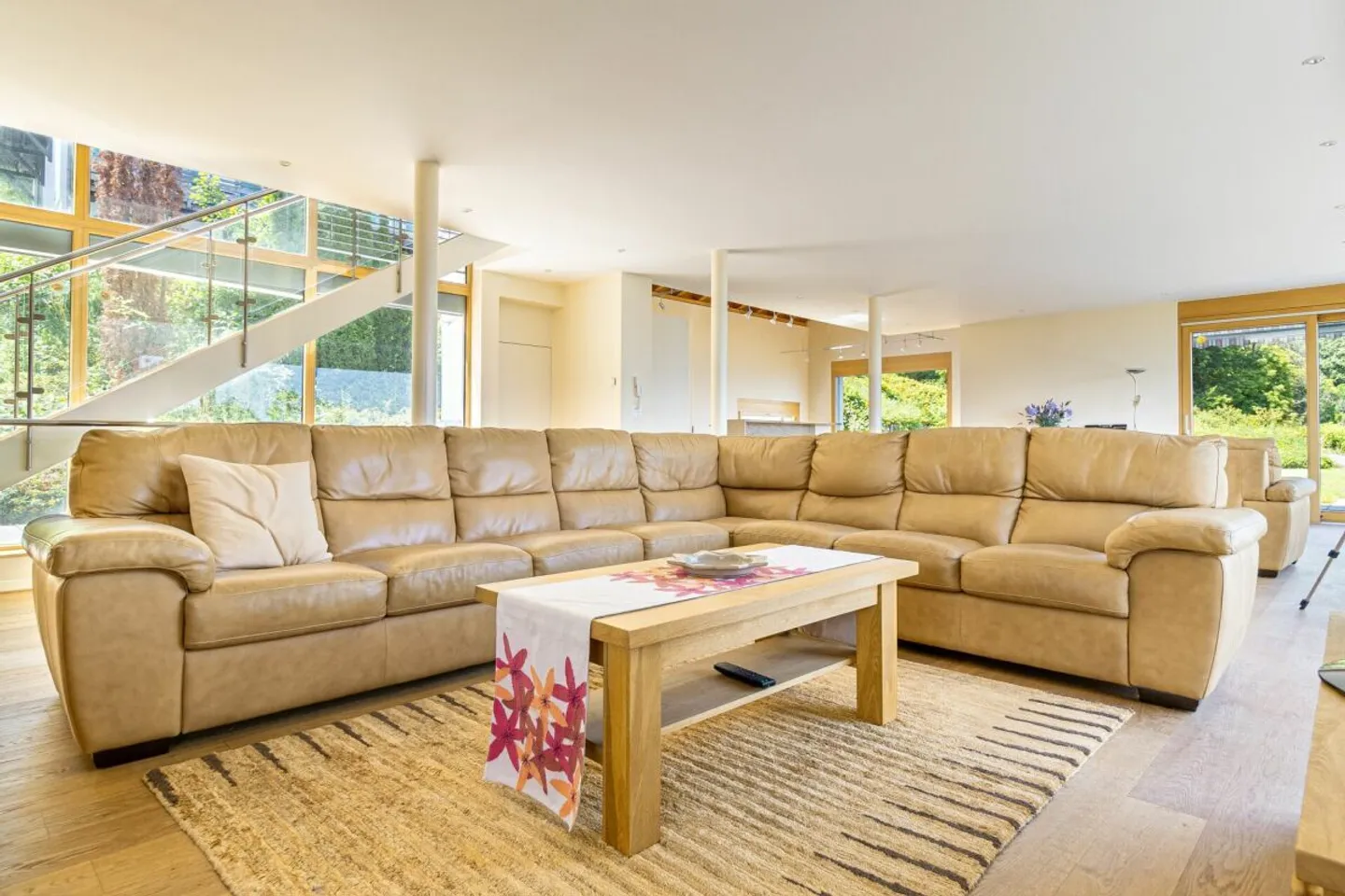 Luxurious architect-designed villa with breathtaking 180° view of Lake Geneva! - Photo 12 of 26