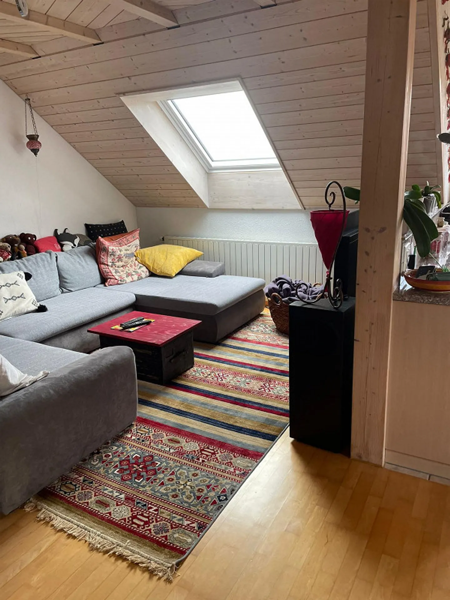 Charming 2.5-room attic apartment in a quiet location of Lieli LU - Photo 2 of 7