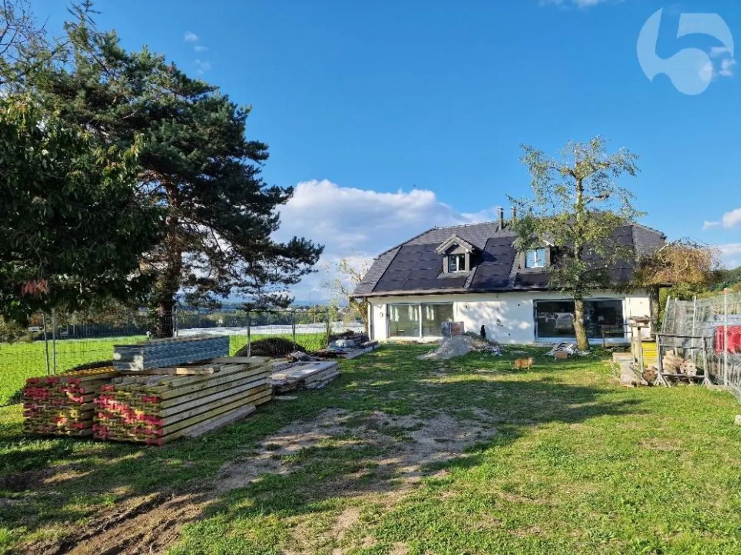 Casa unifamiliare con 1 posto auto e 2 posti esterni, oltre a una grande esposizione a sud a 5 km da Morges-Bussigny - Foto 3 di 13