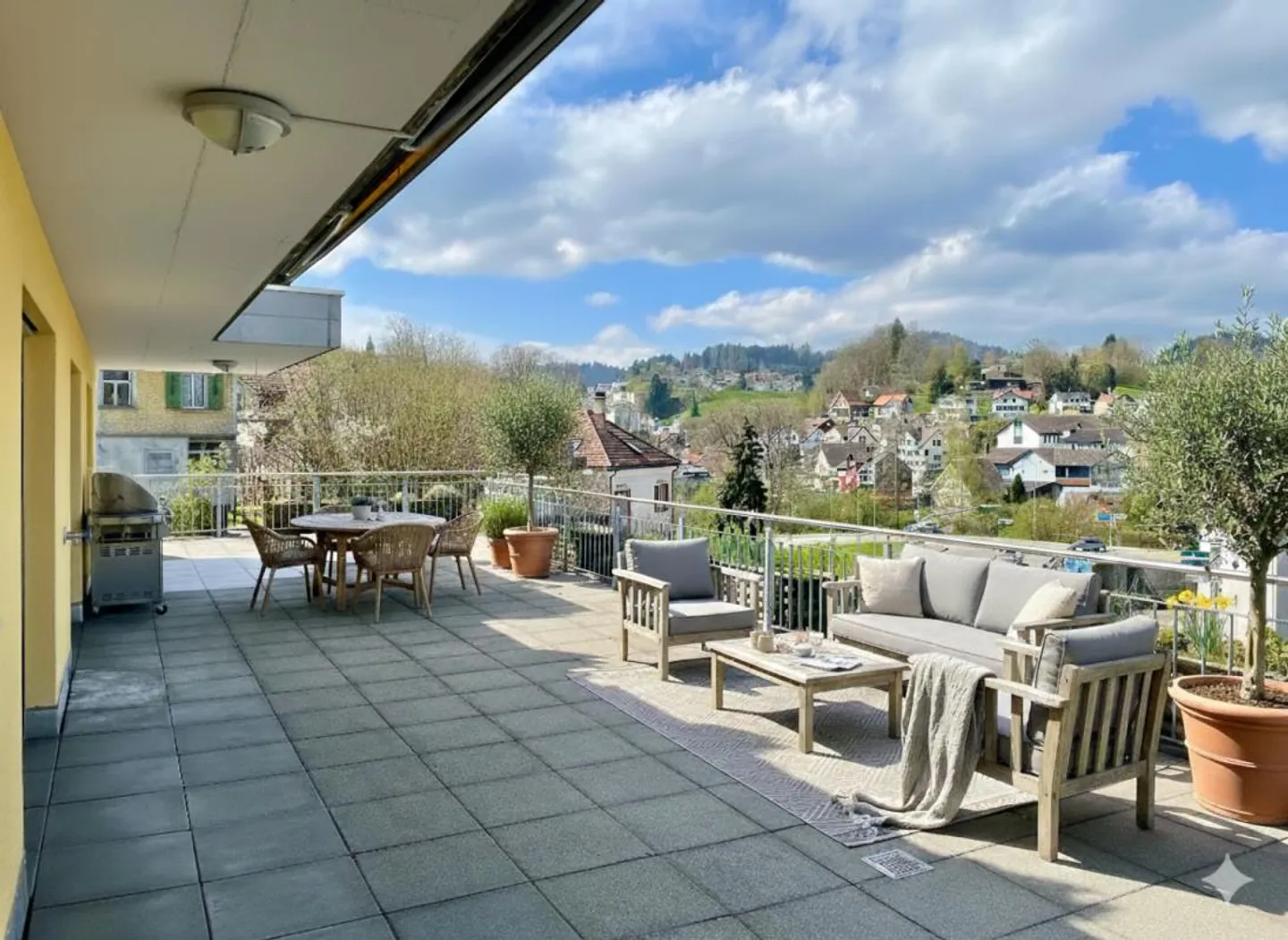 Light, Air, Luxury - Terrace Apartment Like New - Photo 1 of 19