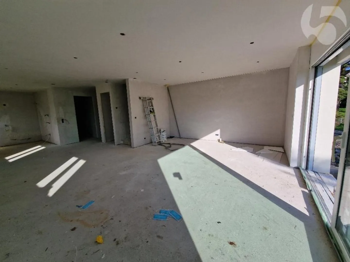 Casa unifamiliare con 1 posto auto e 2 posti esterni, oltre a una grande esposizione a sud a 5 km da Morges-Bussigny - Foto 9 di 13