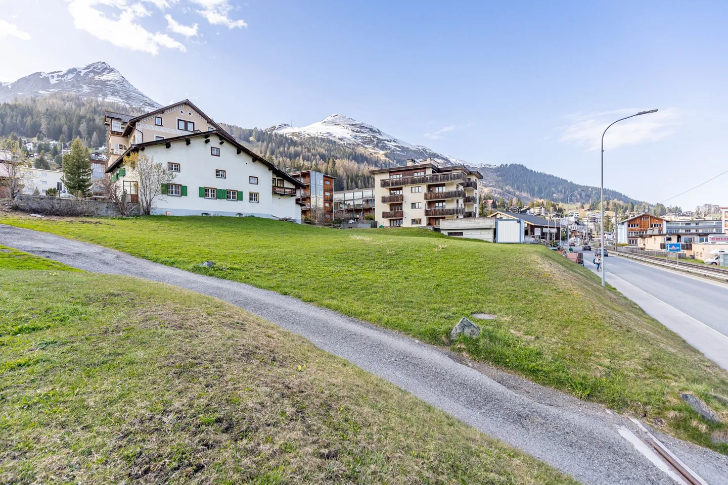 Exklusives Grundstück mit Mehrfamilienhaus in Davos Dorf - Photo 4 sur 5