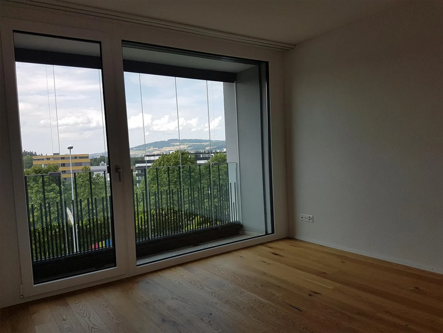 Moderne 3.5 Zimmer Wohnung - Foto 9 von 14
