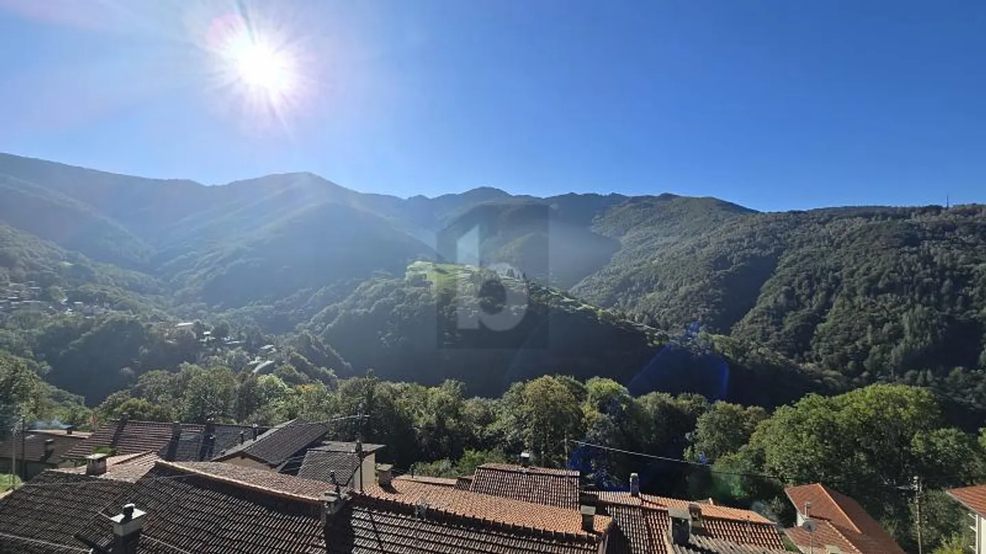 Maison familiale spacieuse à Colla - Photo 3 sur 4