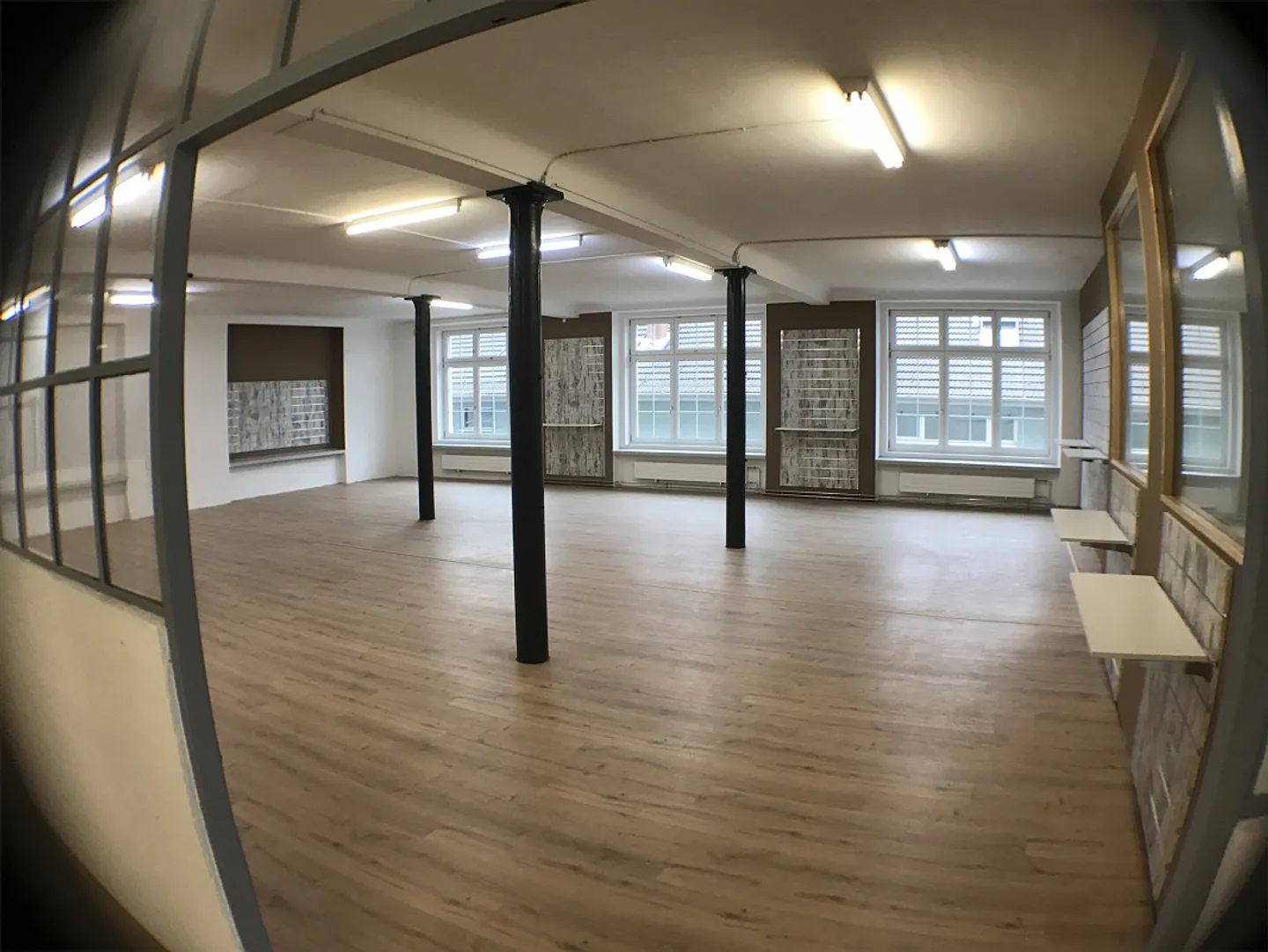 Spazio commerciale per ufficio e studio - Foto 1 di 15