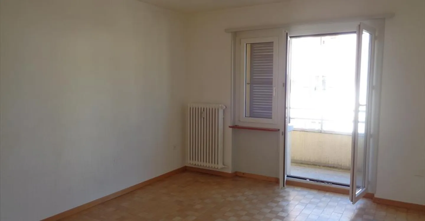 Wohnung im 2. Stock eines Gebäudes in der Nähe des Stadtzentrums. - Foto 2 von 5