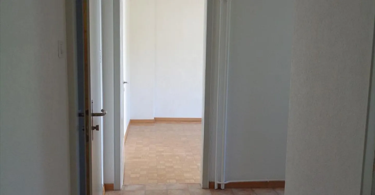 Wohnung im 2. Stock eines Gebäudes in der Nähe des Stadtzentrums. - Foto 4 von 5