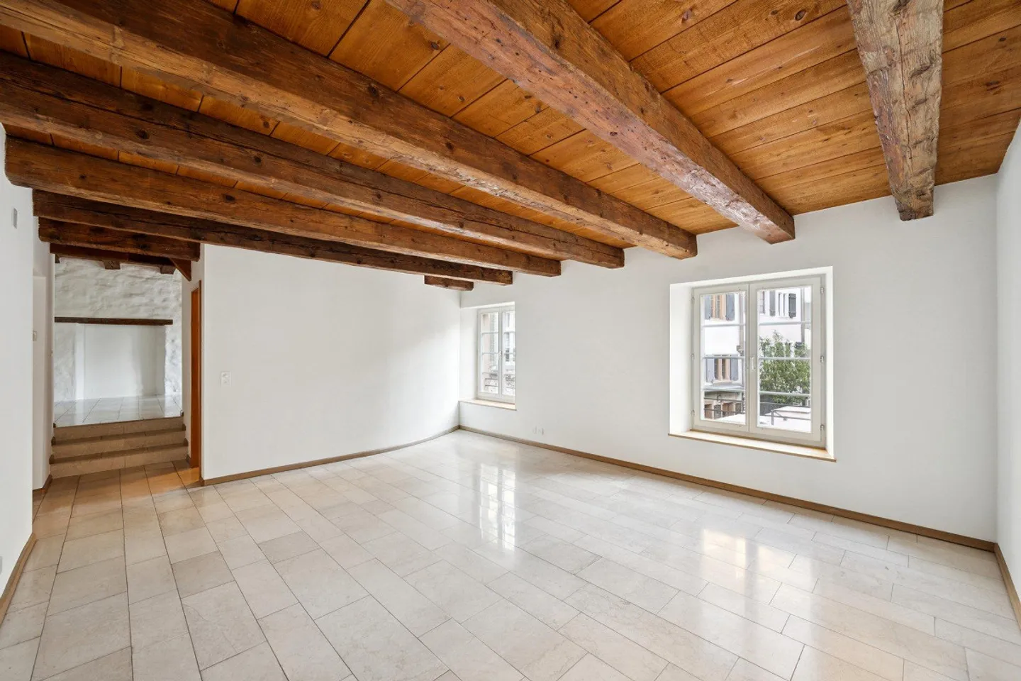 Spacious 4-room apartment with winter garden in Basel - Photo 8 of 11