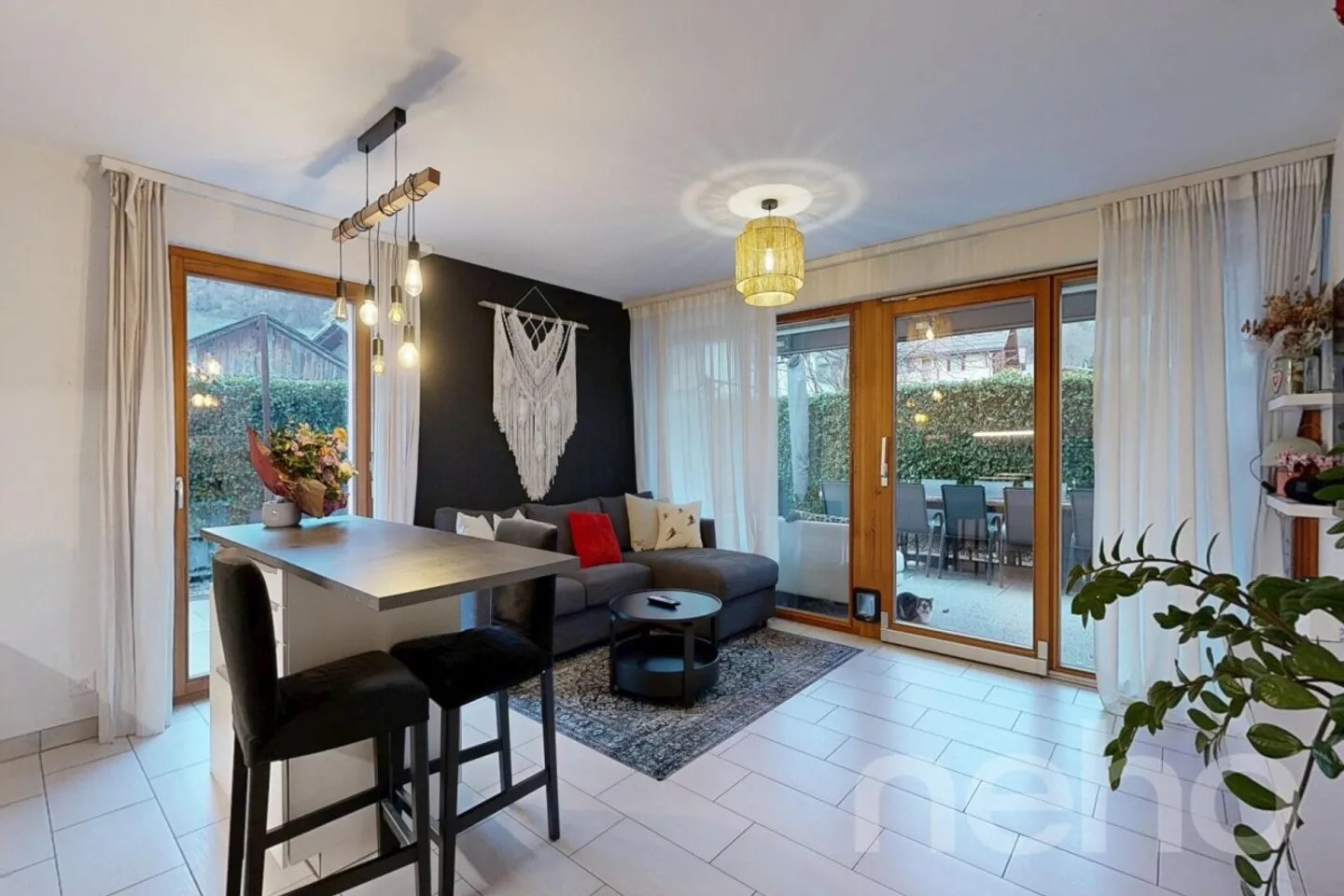 Appartement Charmant avec Grande Terrasse - Photo 2 sur 12