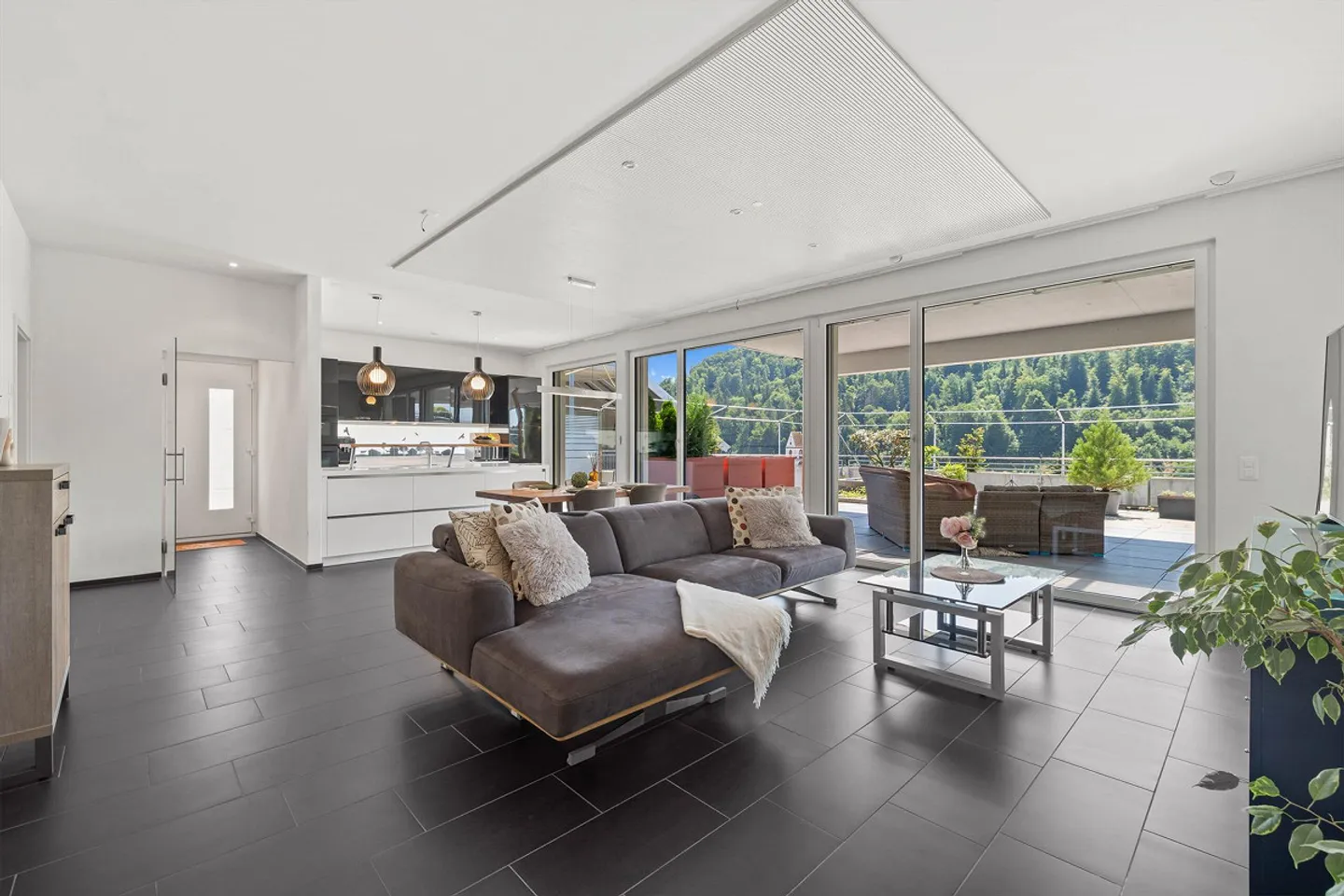 ELEGANT TERRACE SPECTACLE - Photo 3 of 5