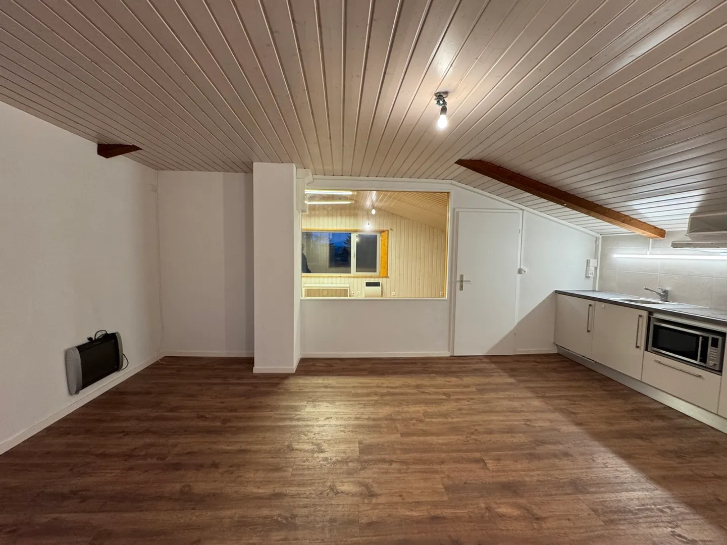 Office space for rent - Photo 2 of 5