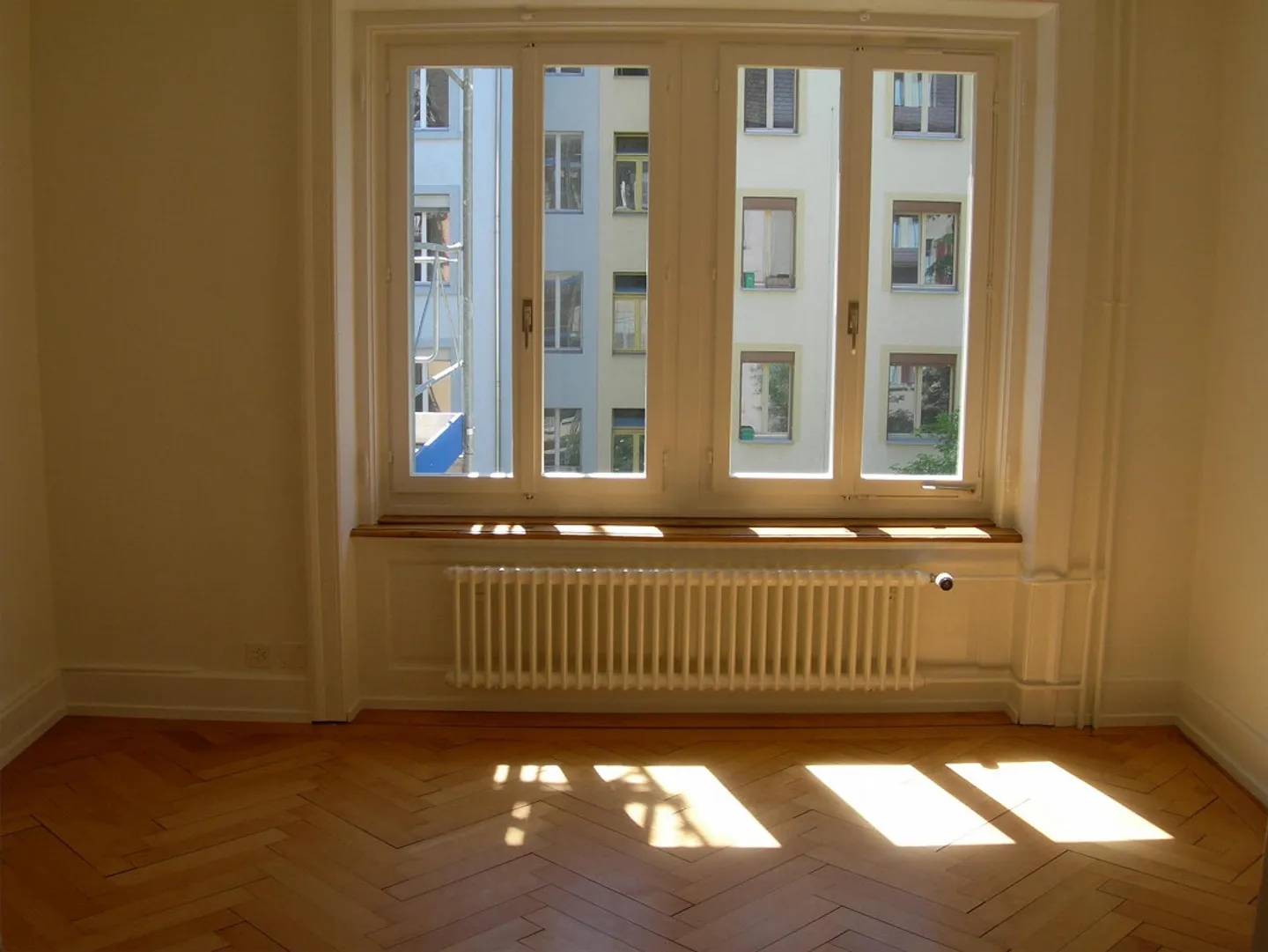 Temporary Old Building Apartment in Lucerne - Photo 8 of 9