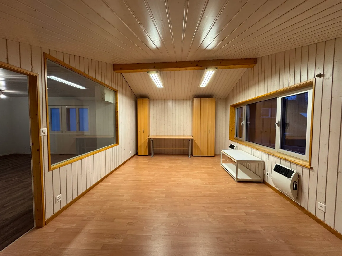 Office space for rent - Photo 3 of 5
