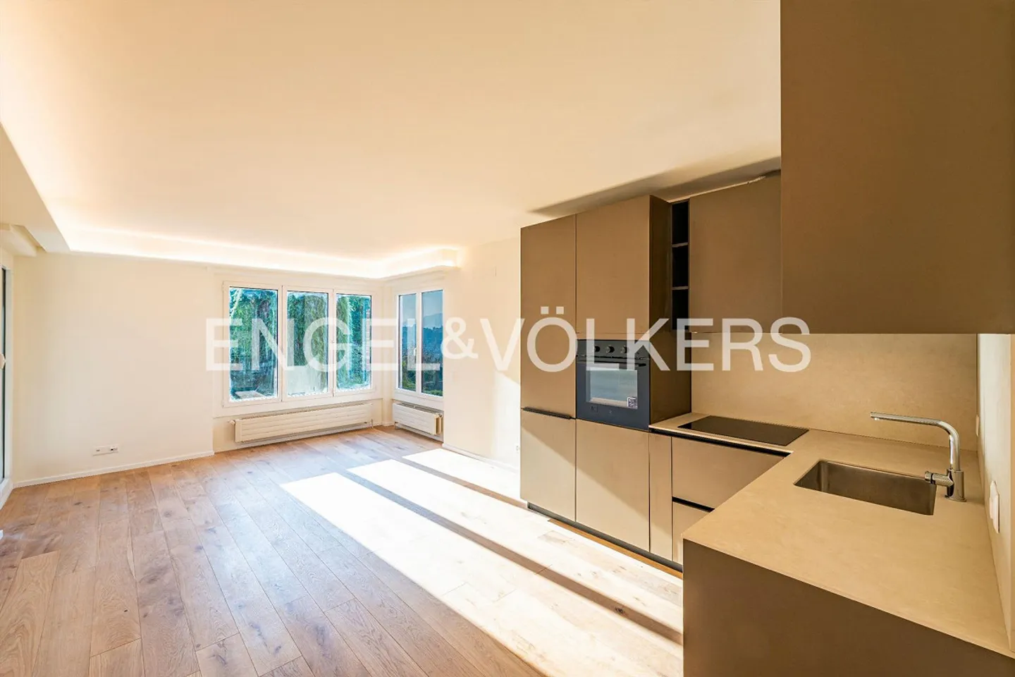 Bright 3.5-room apartment in a preferred residential area - Photo 2 of 12