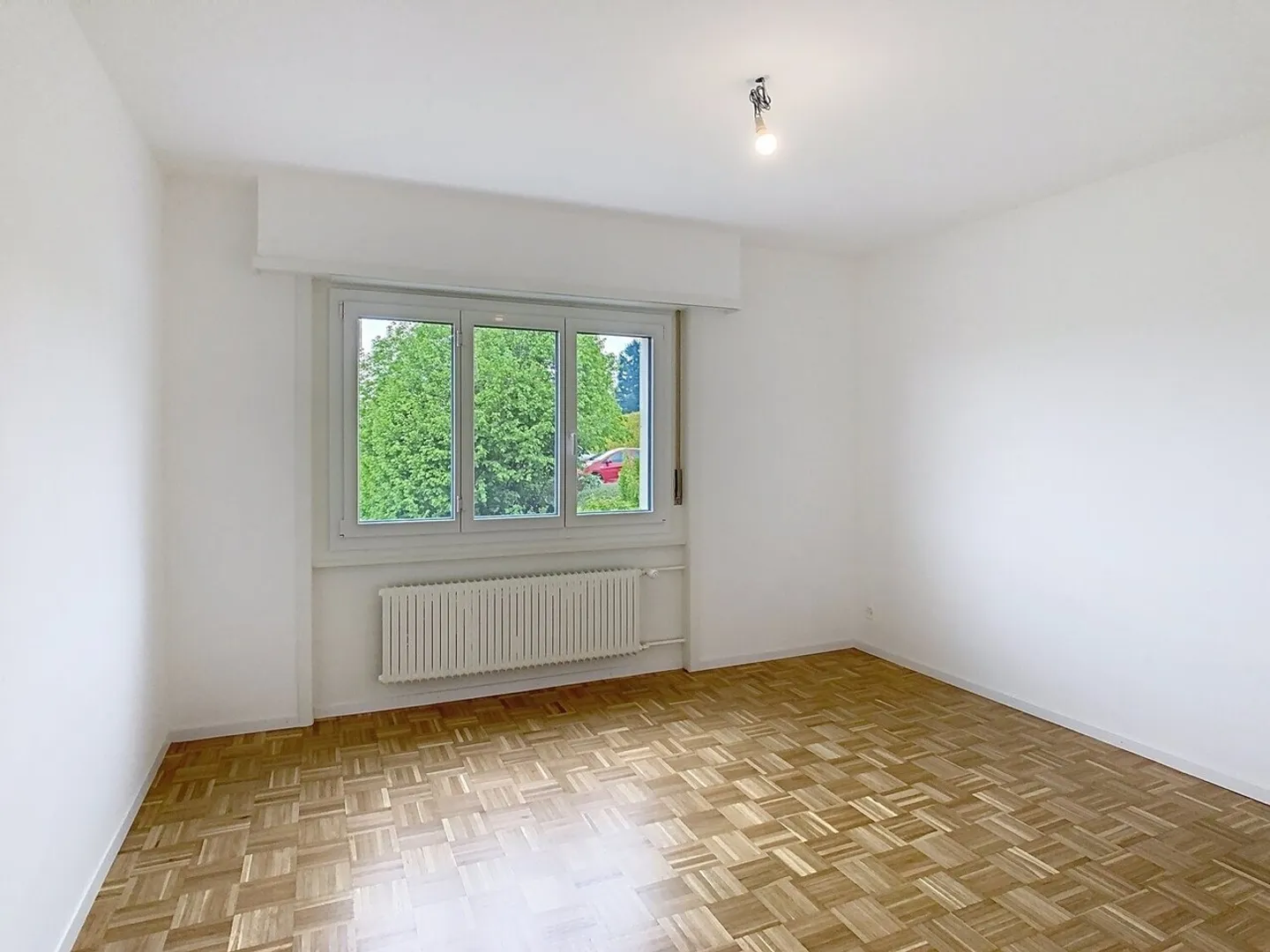 Lumineux logement traversant avec vue imprenable et deux balcons ! - Photo 4 sur 12