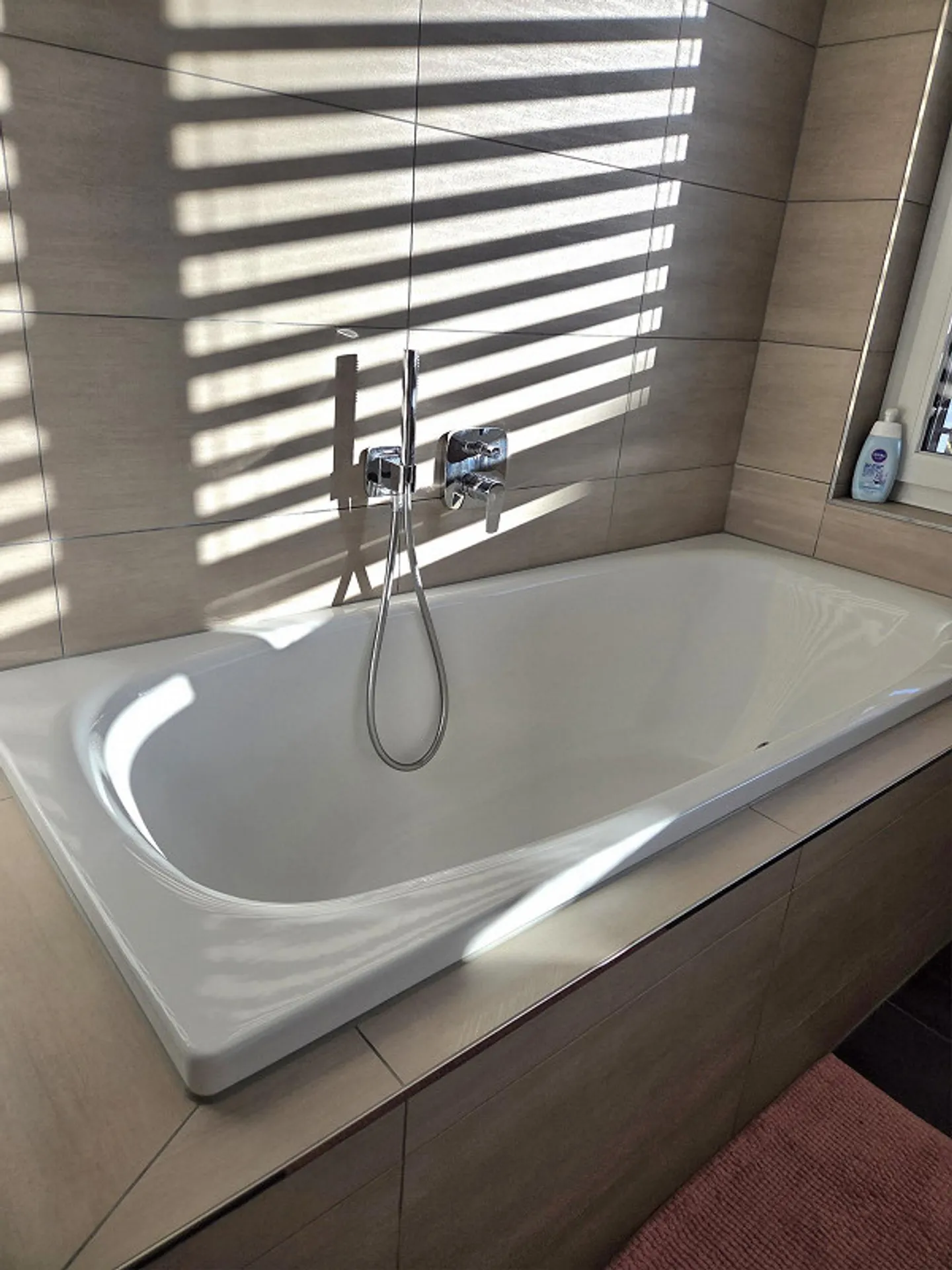 Casa familiare con giardino e seminterrato accessibile – moderna e spaziosa - Foto 8 di 14