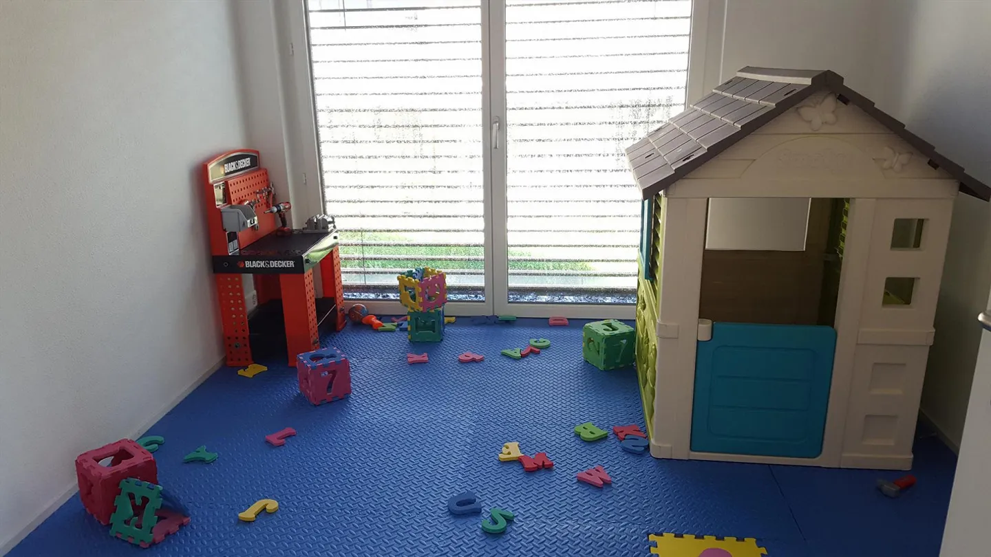 Casa familiare con giardino e seminterrato accessibile – moderna e spaziosa - Foto 4 di 14