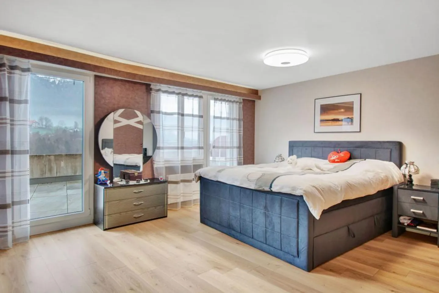 Magnifique appartement en penthouse de 5,5 pièces avec grande terrasse et vue imprenable ! - Photo 10 sur 13