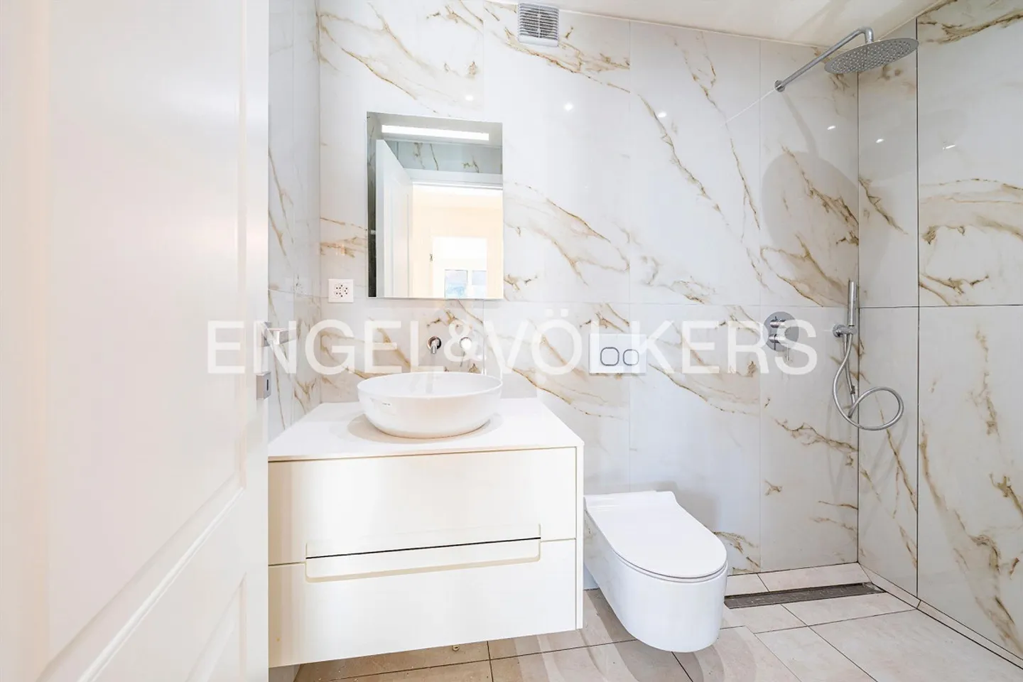 Bright 3.5-room apartment in a preferred residential area - Photo 9 of 12