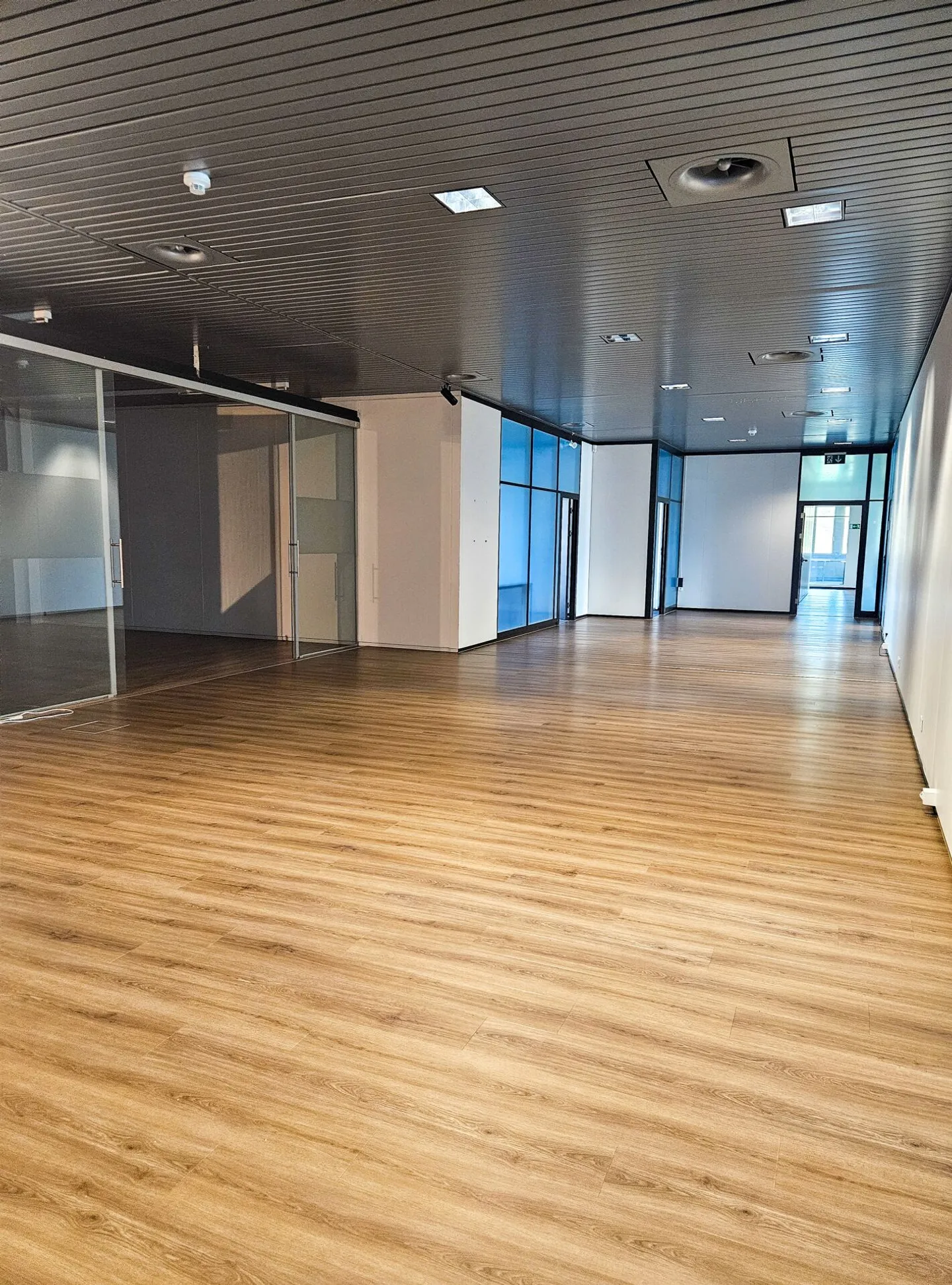Ufficio open space di 912 m2 a Lucerna - Foto 7 di 11